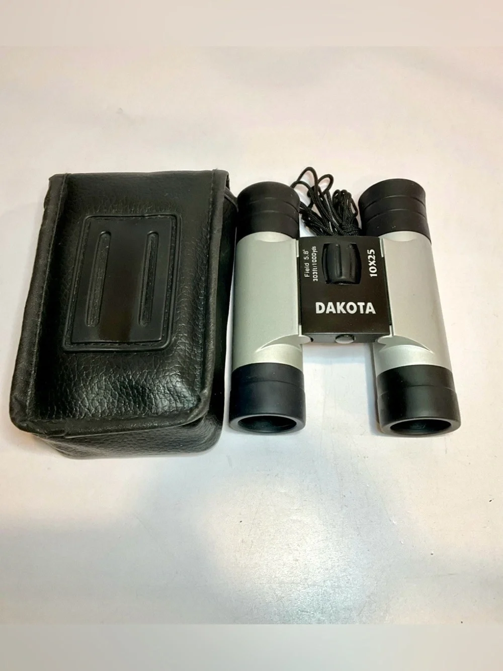 Dakota 10x25 Compact Binoculars w/ Case & Strap Works